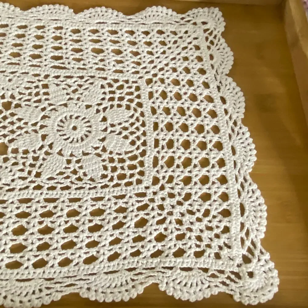 Vintage Handmade Crochet Lace Floral Rectangle Placemat 17x11in Cotton Scalloped